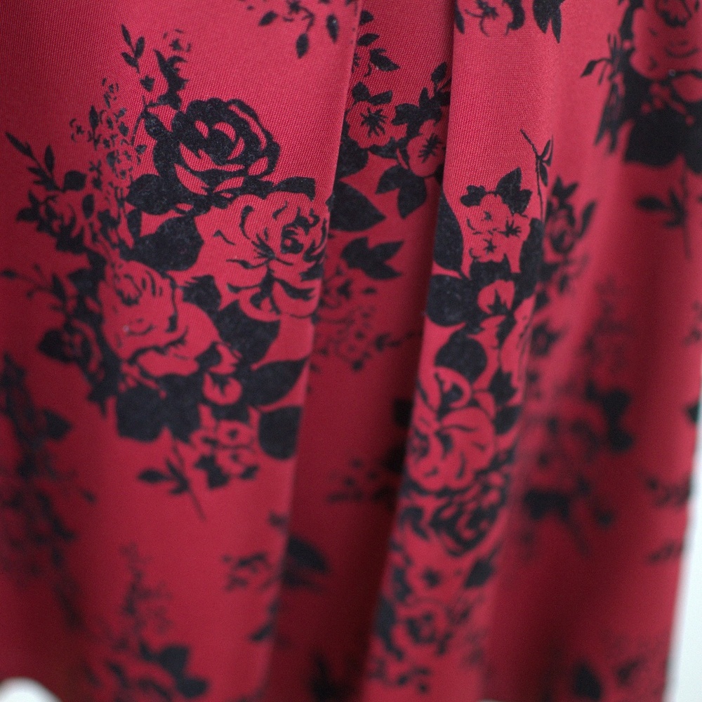 Red Floral Sleeveless Dress - Picture 6 of 8